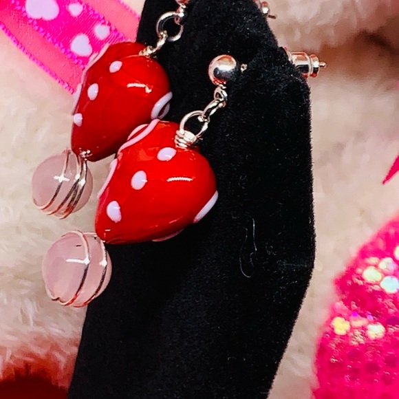 Earrings - Picture 2 of 6